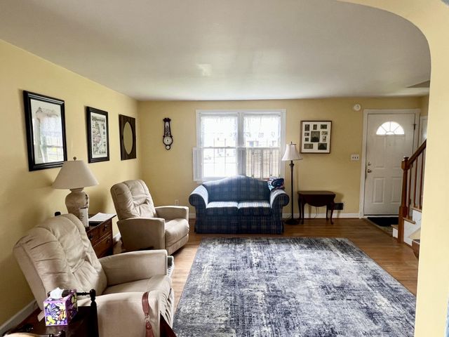 8203 BOMAN CT, Towson, MD 21204