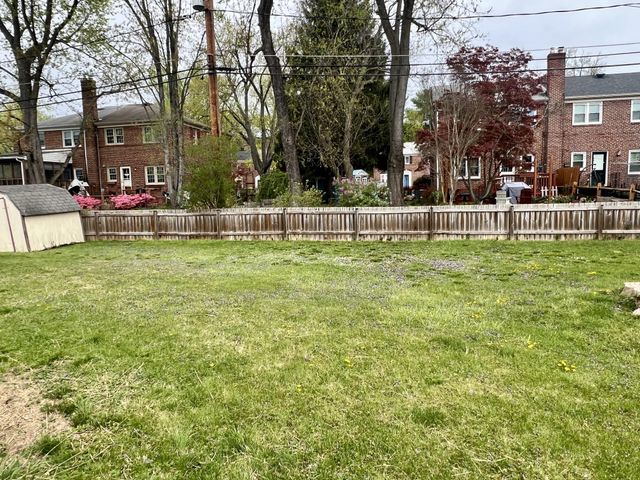 8203 BOMAN CT, Towson, MD 21204