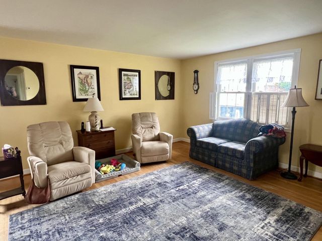 8203 BOMAN CT, Towson, MD 21204