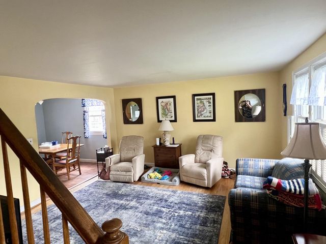 8203 BOMAN CT, Towson, MD 21204