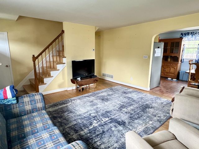 8203 BOMAN CT, Towson, MD 21204