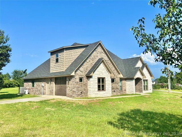 1104 Maple Lane, Stigler, OK 74462