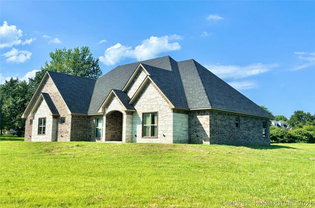 1104 Maple Lane, Stigler, OK 74462