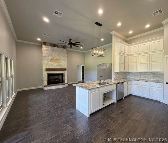1104 Maple Lane, Stigler, OK 74462