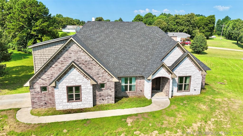 1104 Maple Lane, Stigler, OK 74462
