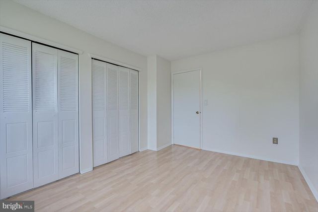 64 TAYLOR DR, Franklin Park, NJ 08823