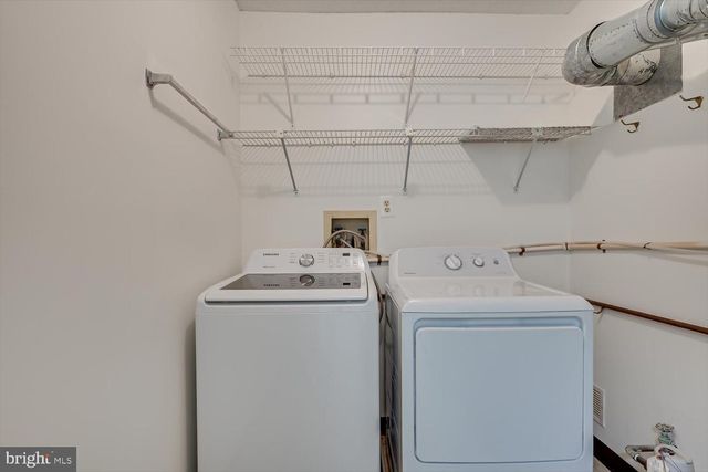 64 TAYLOR DR, Franklin Park, NJ 08823