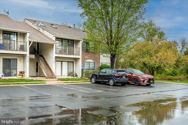 64 TAYLOR DR, Franklin Park, NJ 08823