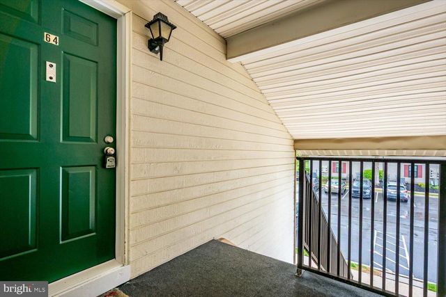 64 TAYLOR DR, Franklin Park, NJ 08823