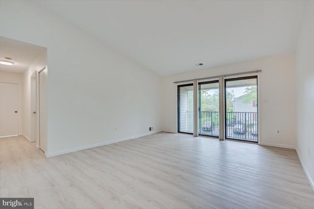 64 TAYLOR DR, Franklin Park, NJ 08823