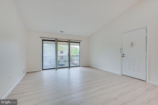 64 TAYLOR DR, Franklin Park, NJ 08823