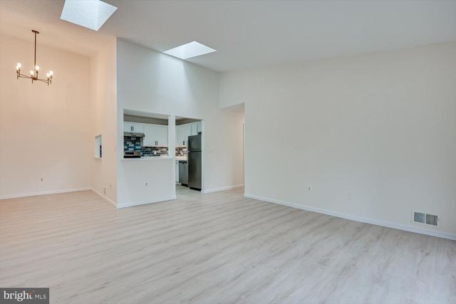 64 TAYLOR DR, Franklin Park, NJ 08823