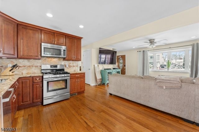 186 10Th Ave, Hawthorne Boro, NJ 07506