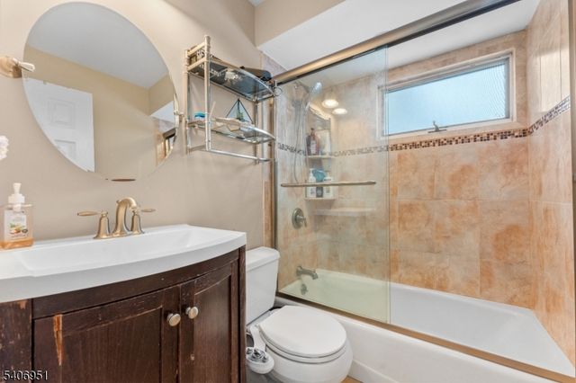 186 10Th Ave, Hawthorne Boro, NJ 07506