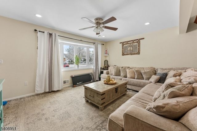 186 10Th Ave, Hawthorne Boro, NJ 07506