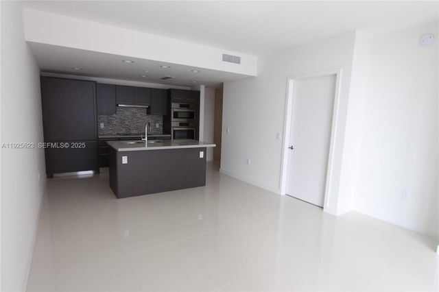 7875 NW 107th Ave 519, Doral, FL 33178