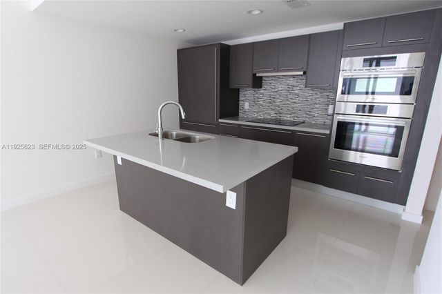 7875 NW 107th Ave 519, Doral, FL 33178