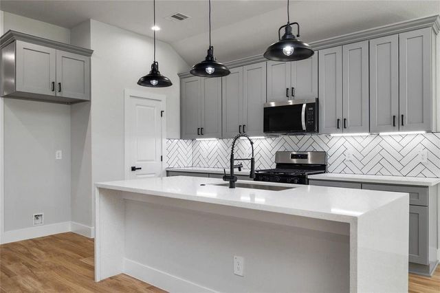 14203 Sandalfoot Street, Houston, TX 77095