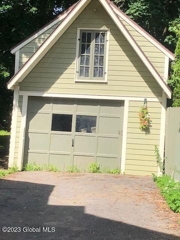 28 North Street, Schenectady, NY 12305