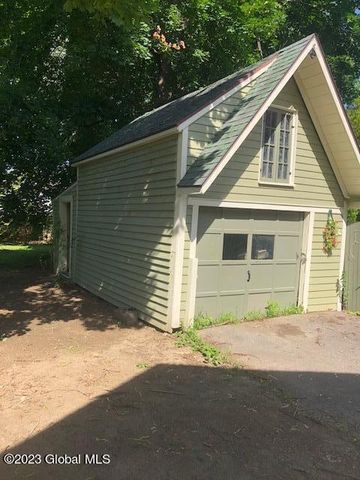 28 North Street, Schenectady, NY 12305