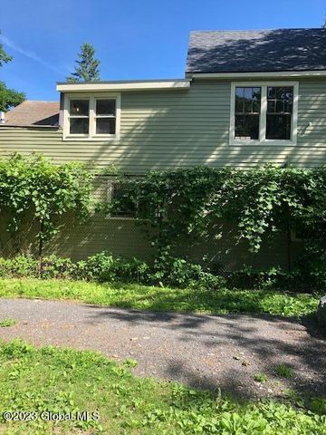 28 North Street, Schenectady, NY 12305