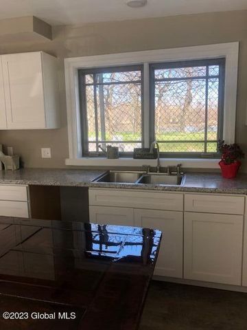 28 North Street, Schenectady, NY 12305