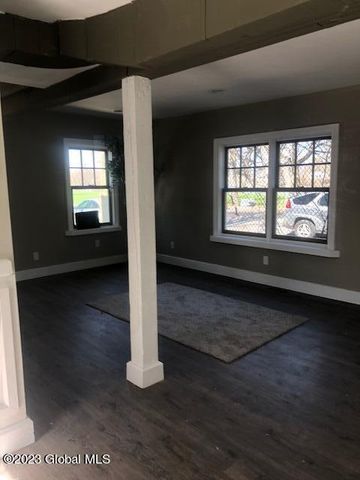 28 North Street, Schenectady, NY 12305