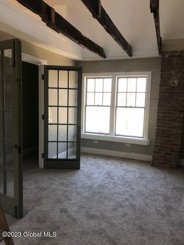 28 North Street, Schenectady, NY 12305