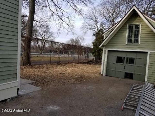 28 North Street, Schenectady, NY 12305