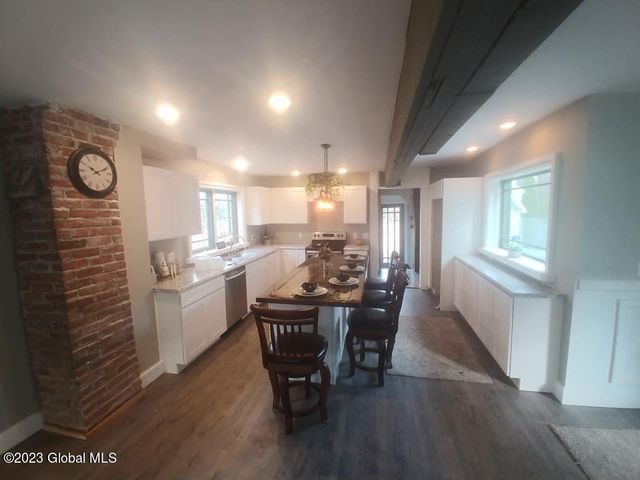 28 North Street, Schenectady, NY 12305