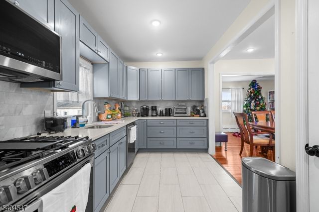 53 Park St, Ridgefield Park Village, NJ 07660