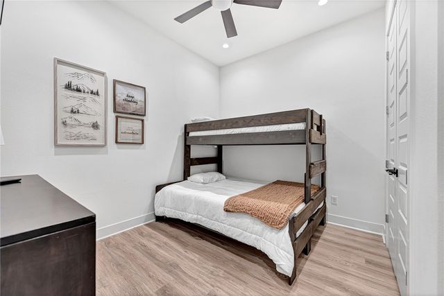 233 SE 7th Street, Bentonville, AR 72712