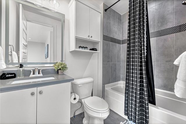 233 SE 7th Street, Bentonville, AR 72712