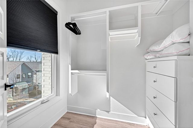 233 SE 7th Street, Bentonville, AR 72712