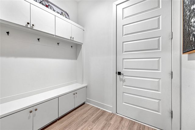 233 SE 7th Street, Bentonville, AR 72712