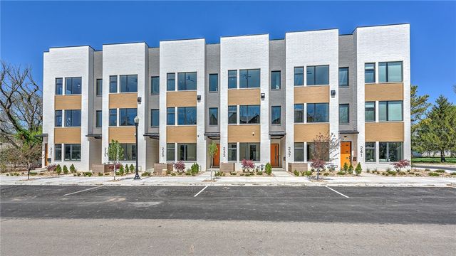 233 SE 7th Street, Bentonville, AR 72712