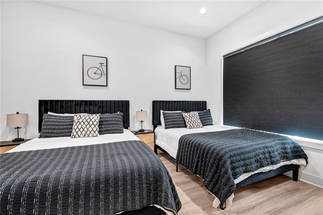 233 SE 7th Street, Bentonville, AR 72712