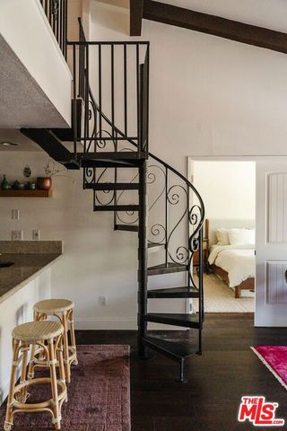 2700 Cahuenga Boulevard 4319, Los Angeles, CA 90068