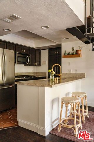 2700 Cahuenga Boulevard 4319, Los Angeles, CA 90068