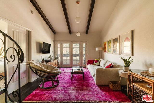 2700 Cahuenga Boulevard 4319, Los Angeles, CA 90068