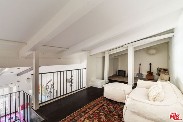 2700 Cahuenga Boulevard 4319, Los Angeles, CA 90068