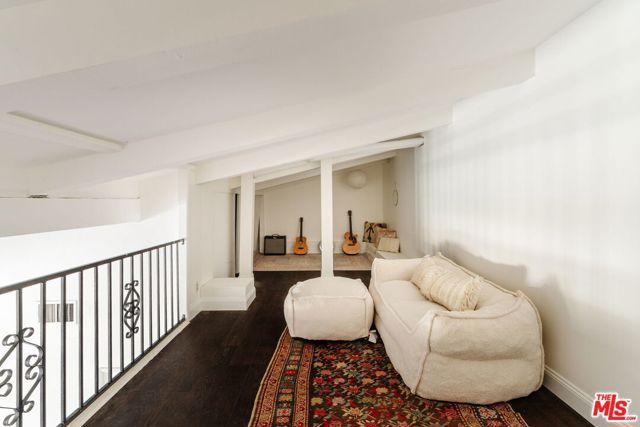 2700 Cahuenga Boulevard 4319, Los Angeles, CA 90068