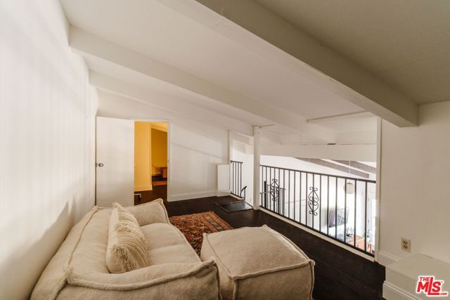 2700 Cahuenga Boulevard 4319, Los Angeles, CA 90068