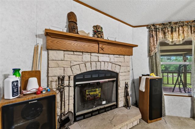 102 Windwood Circle, Somerville, TX 77879