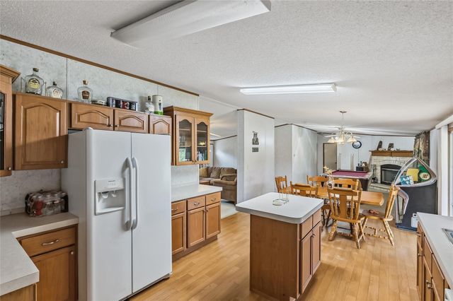 102 Windwood Circle, Somerville, TX 77879