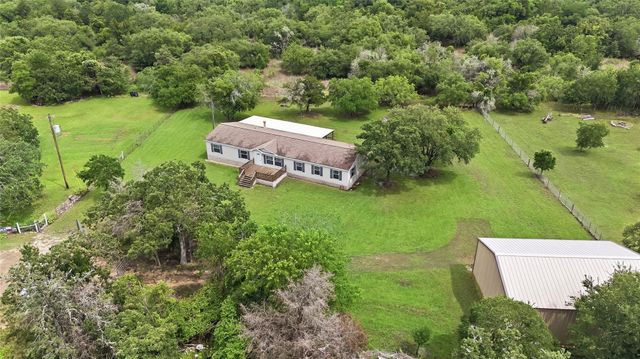102 Windwood Circle, Somerville, TX 77879