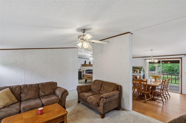 102 Windwood Circle, Somerville, TX 77879