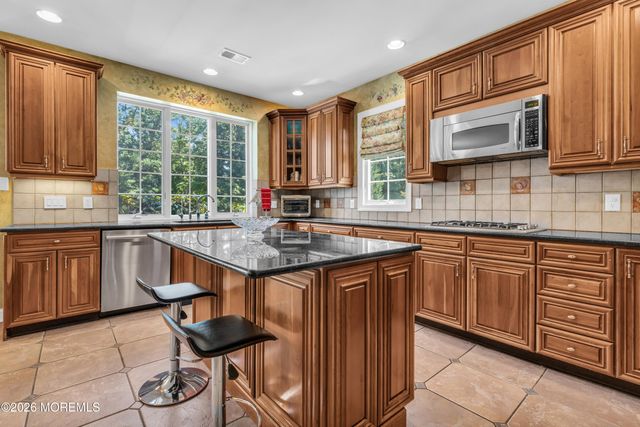 200 Shepard Way, Manalapan, NJ 07726