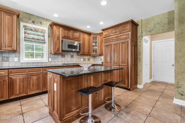 200 Shepard Way, Manalapan, NJ 07726