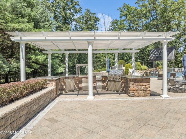 200 Shepard Way, Manalapan, NJ 07726